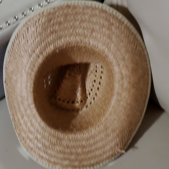 Straw Hat. - Picture 7 of 7
